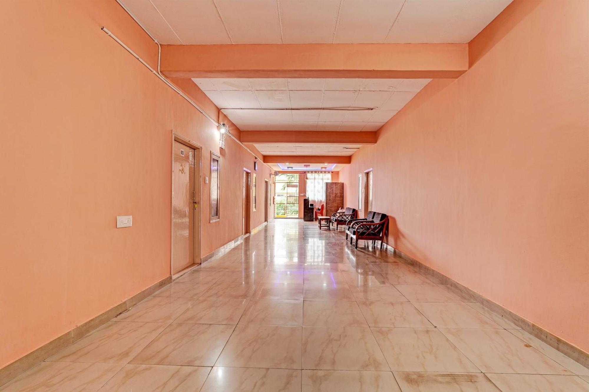 Super Collection O Druvi Corporate Hotel Kammasandra Extérieur photo